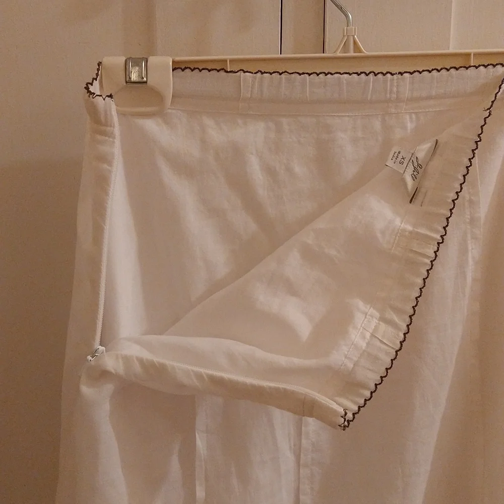 J Jill white cotton skirt with button embellishments Sz XS - Picture 6 of 9